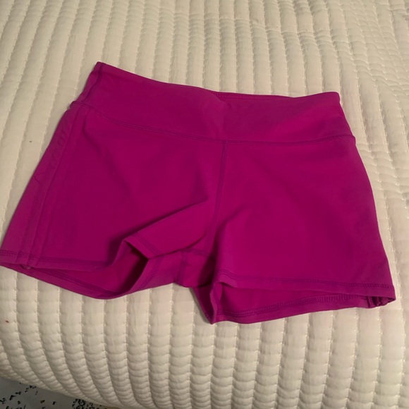 Fabletics Shorts - Picture 2 of 6
